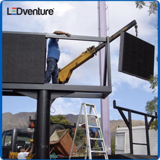 Vollfarbige LED-Anzeige für Innen- und Außenwerbung zur Vermietung mit gebogenen Fenstern